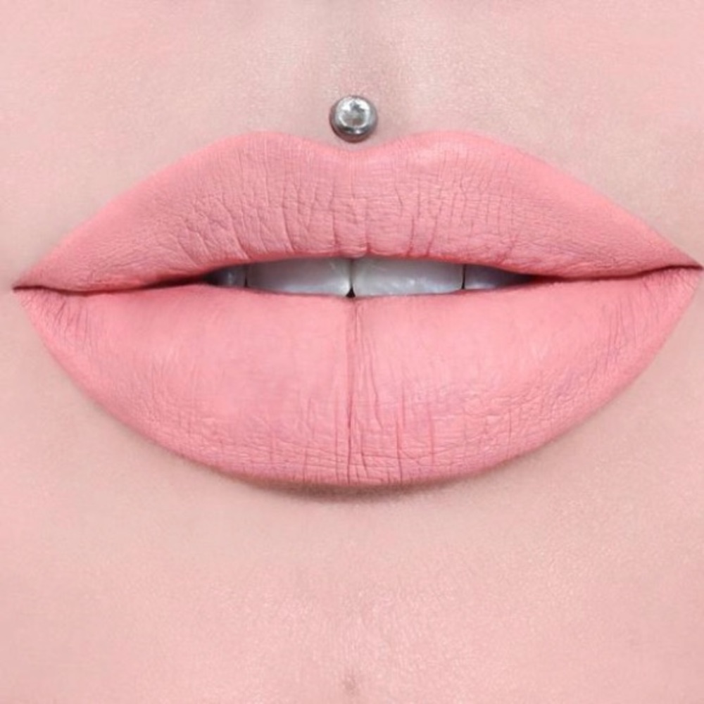 Velour Liquid Lipstick skin tight